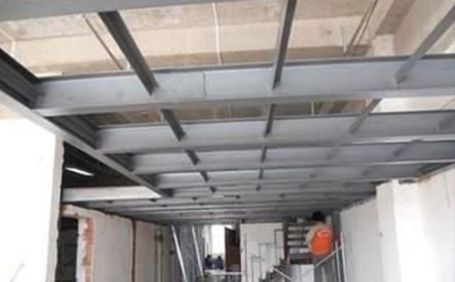 钢结构都兰钢结构隔层如何做才性价比更高